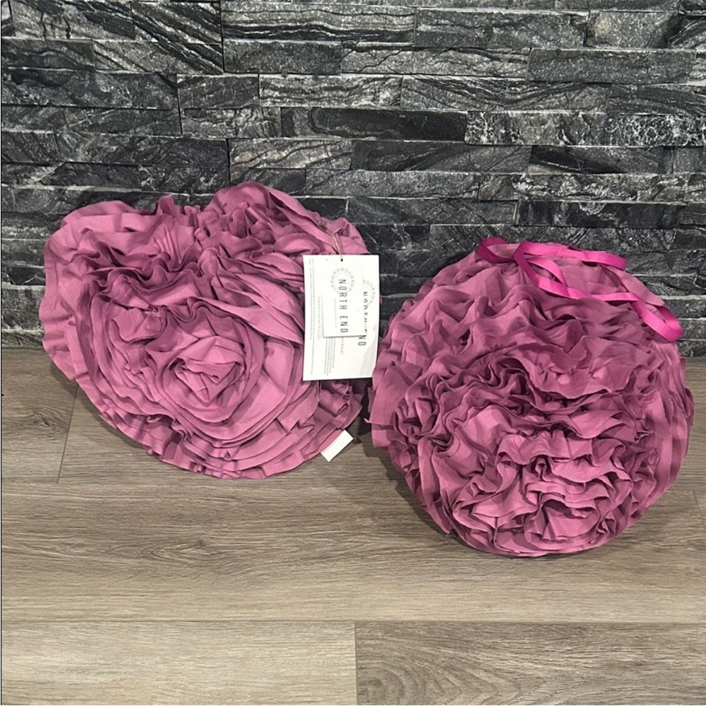 NWT North End Mauve Ruffled Decorative Pillows x‎ 2